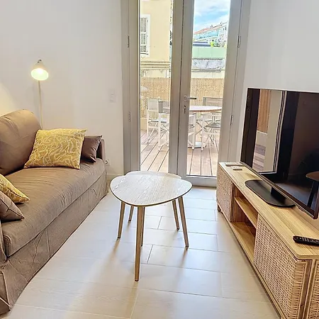 2p Neuf Avec Terrasse, Proche Lejlighed *
